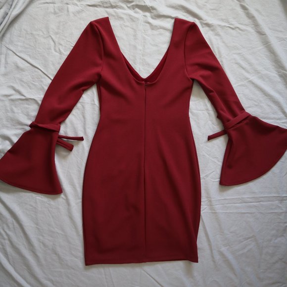 SOLEMIO Red Dress Mini Bell Sleeve Size Small NWOT - Picture 10 of 10